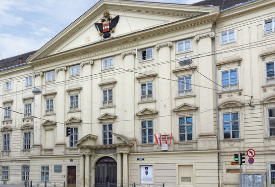 Exkursion „Die Favorita - Das Theresianum“